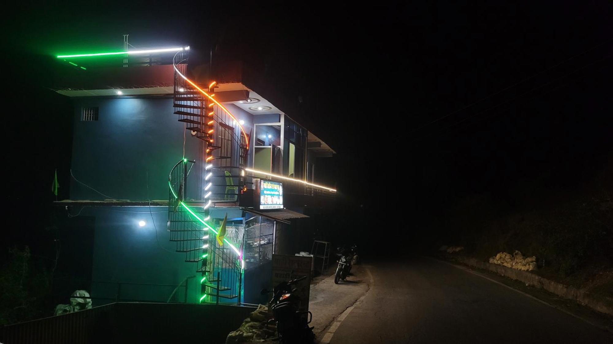 Mahi Restaurant & Guest House 알모라 외부 사진